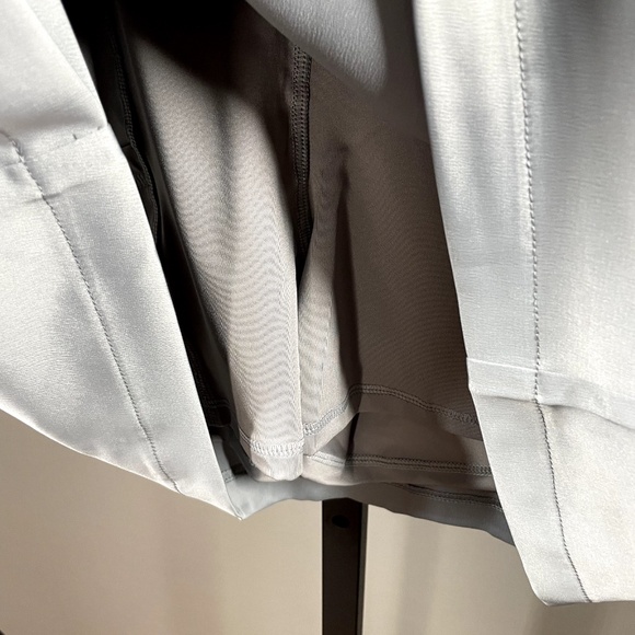 NEW Greg Norman Gray Sculpting Golf Skort Skirt Womens Large - Picture 7 of 10